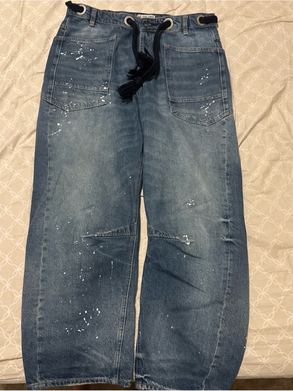 We The Free moxie barrel Medium Blue Painter-Style Jeans NWOT